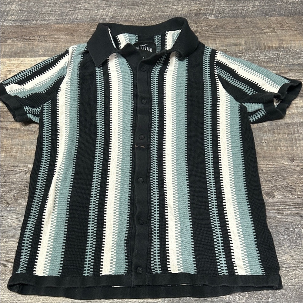 Hollister Striped Black and White Button-Up Shirt size M